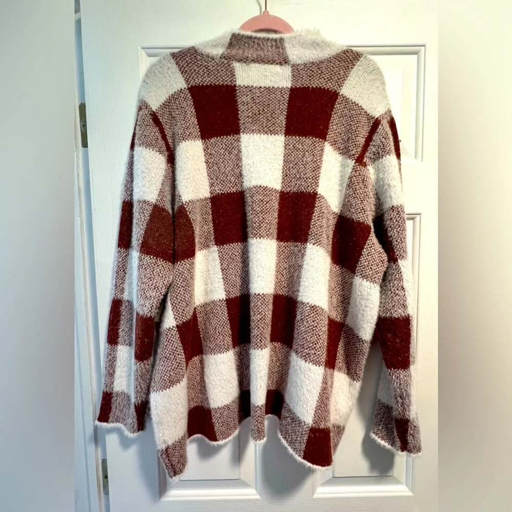 NWT-Peyton Primrose long sleeve checkered ultra soft sweater. Size 2X. - Picture 2 of 3